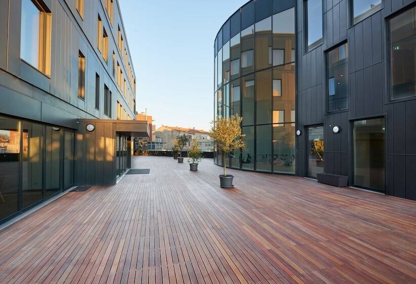 هتل Timbre Heroismo