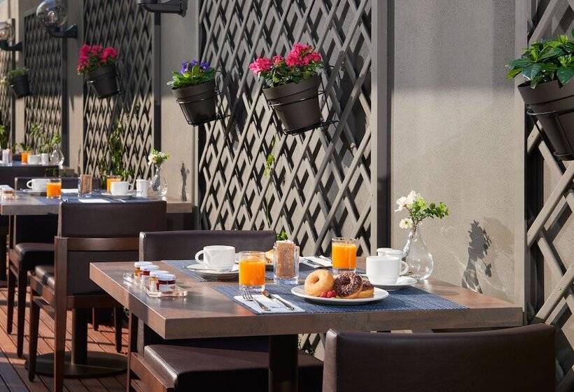 هتل Timbre Heroismo