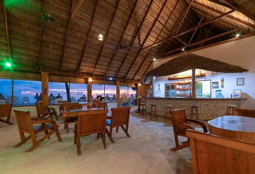 هتل Fihalhohi Maldives