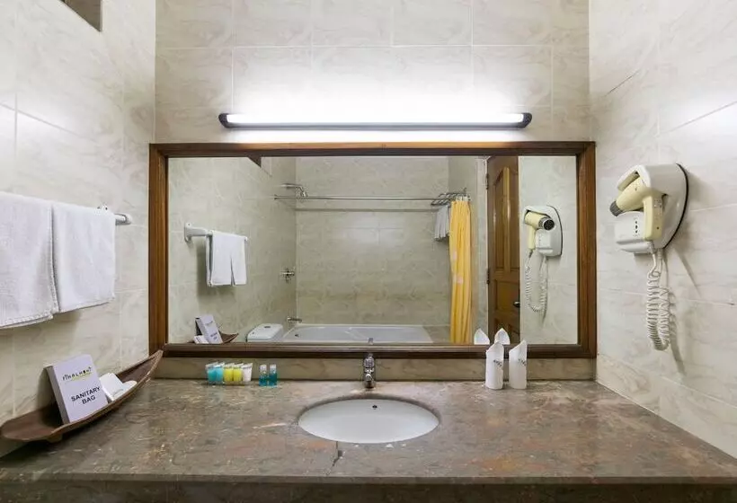 هتل Fihalhohi Maldives