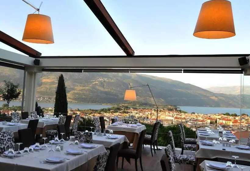 Hotel Frontzu Politia