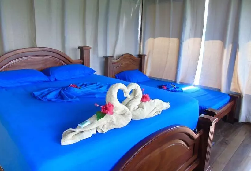 فندق Punta Marenco Lodge