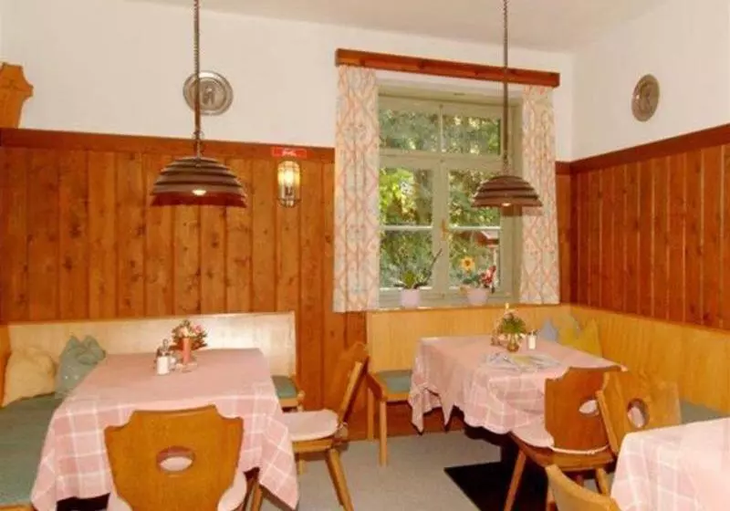 ホテル Pension Landhaus Buchenhain