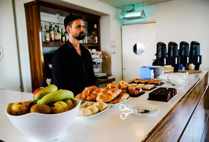 ホテル Premium Porto Downtown