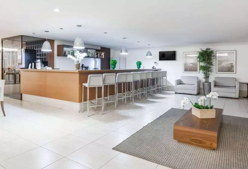 Ramada Hotel & Suites Campos Pelinca