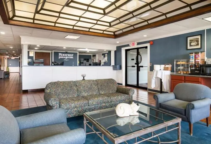 酒店 Rodeway Inn & Suites