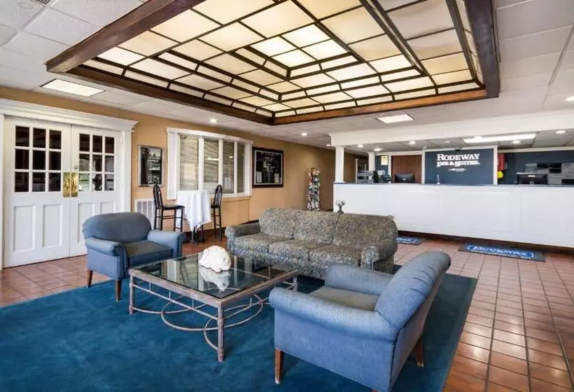 酒店 Rodeway Inn & Suites