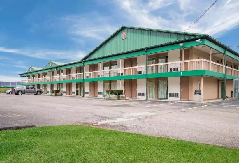 酒店 Rodeway Inn & Suites