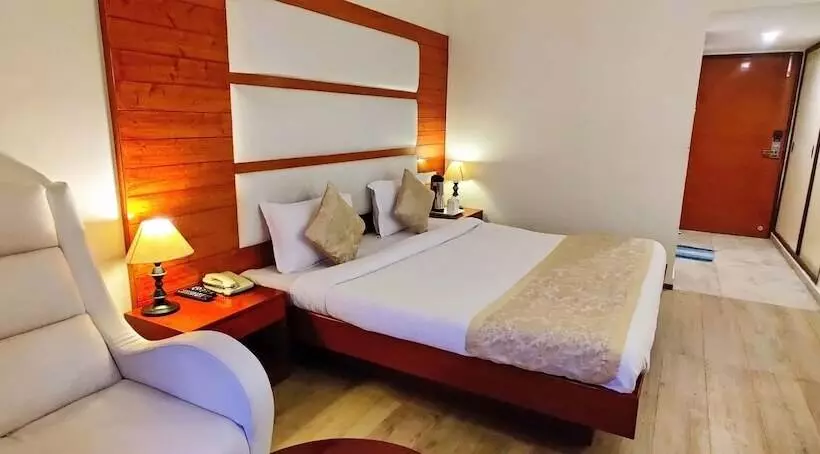 酒店 Royal Jardin Whistling Pines Resort