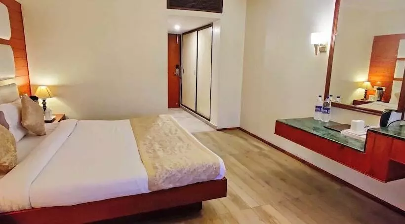 酒店 Royal Jardin Whistling Pines Resort