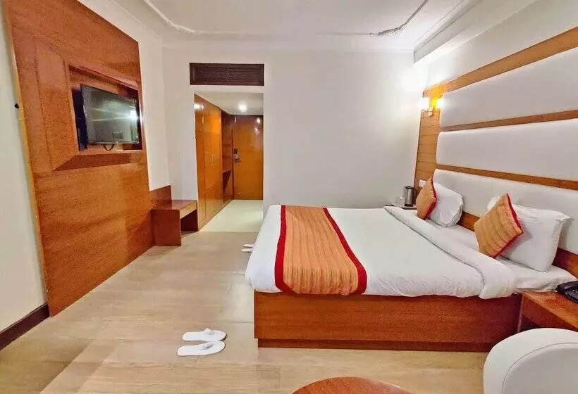 酒店 Royal Jardin Whistling Pines Resort