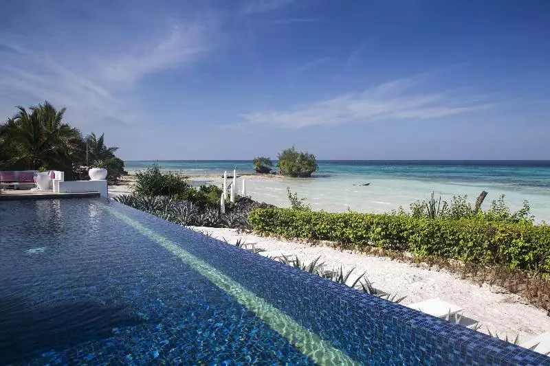 هتل The Aiyana Resort & Spa
