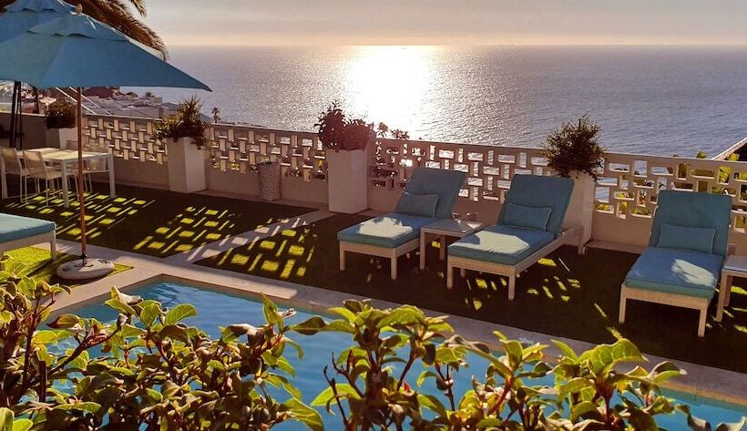 בית מלון כפרי The Clarendon Bantry Bay