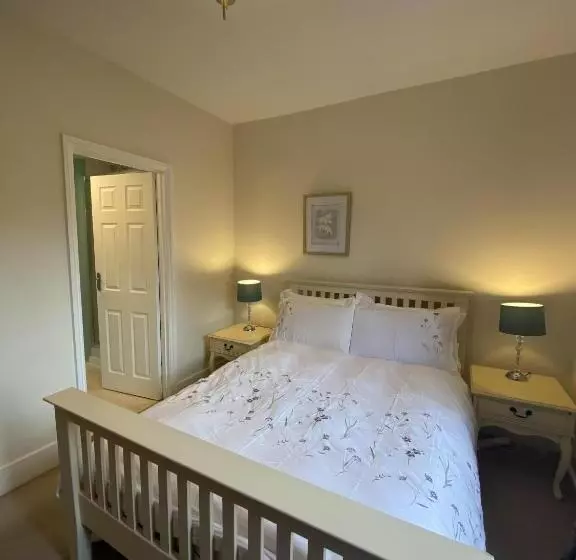 فندق Three Tuns Ashwell