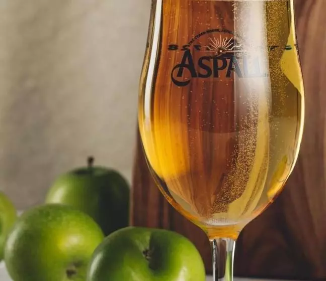 فندق Three Tuns Ashwell