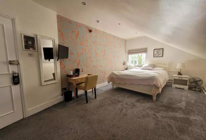 فندق Three Tuns Ashwell