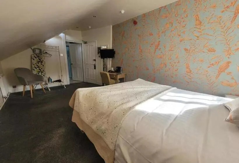 فندق Three Tuns Ashwell