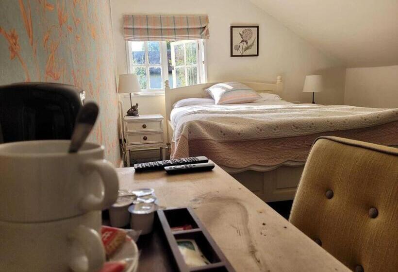 فندق Three Tuns Ashwell