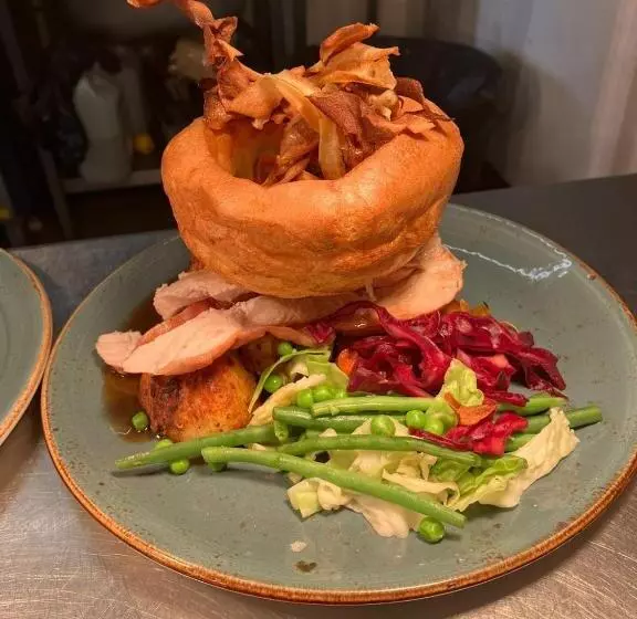 فندق Three Tuns Ashwell