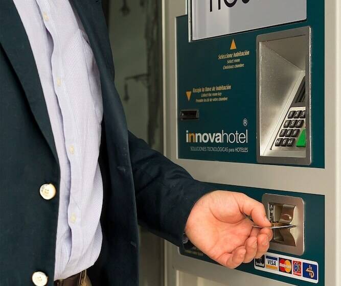 Iraipe Pamplona Hostal Auto Check In