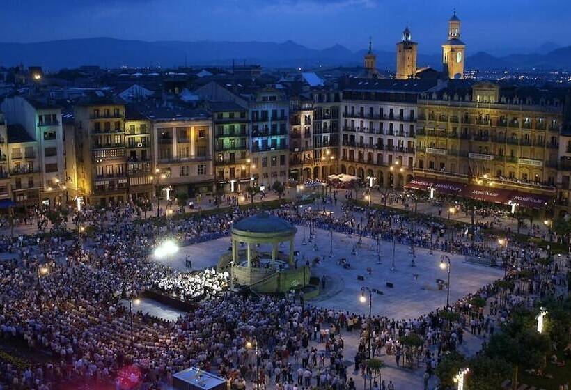 Iraipe Pamplona Hostal Auto Check In