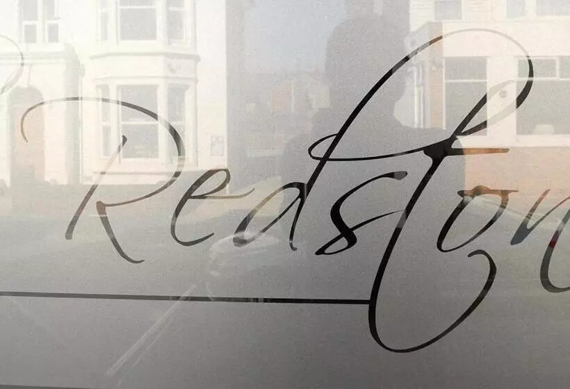 پانسیون The Redstone Guesthouse