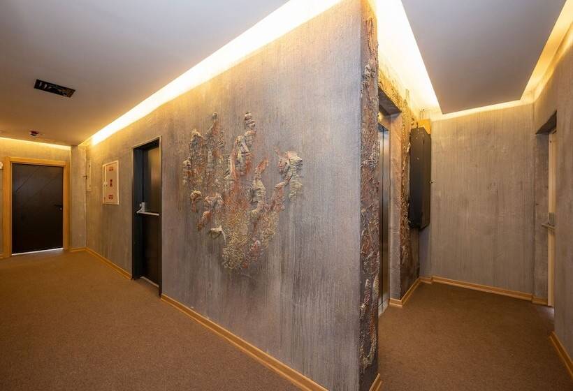 هتل Continental Airport