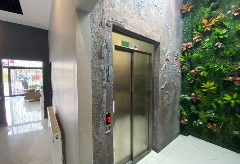 هتل Continental Airport