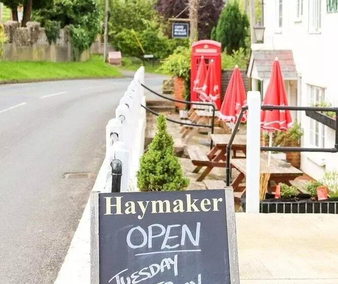 ベッドアンドブレックファースト The Haymaker Inn