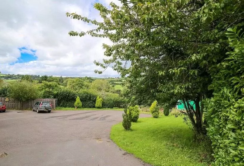 ベッドアンドブレックファースト The Haymaker Inn