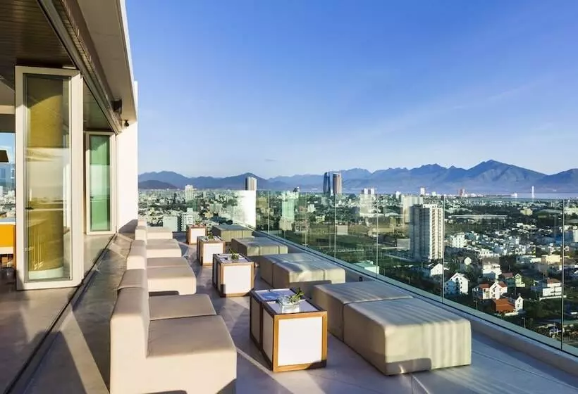 هتل A La Carte Da Nang Beach