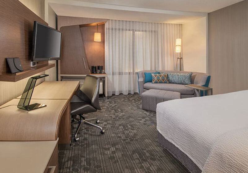 בית מלון כפרי Courtyard By Marriott Youngstown Canfield