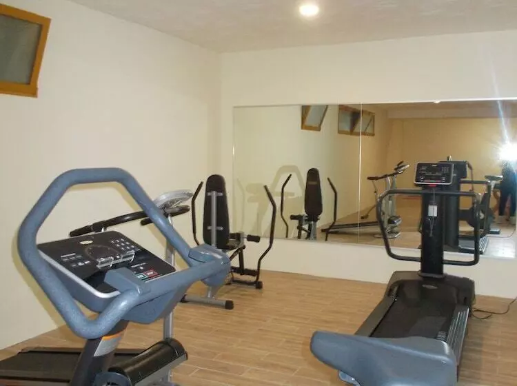 Отель Laura Christina