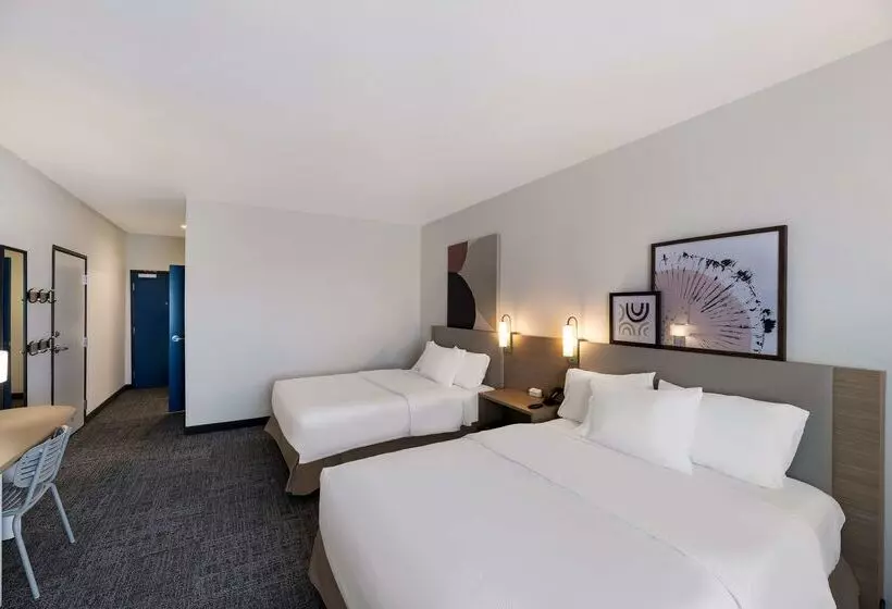 هتل Spark By Hilton Midland South