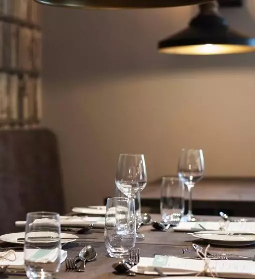 호텔 Crown And Garter