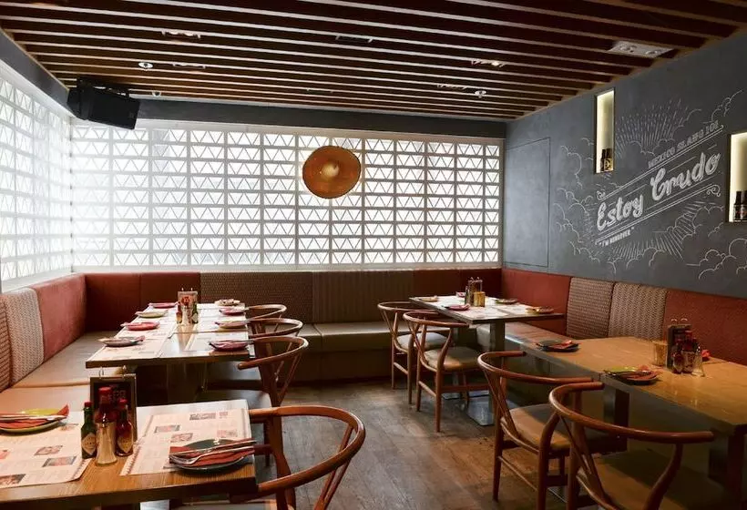 ホテル The Perkin