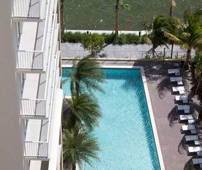 Shorecrest Miami Bay Luxury Apartments