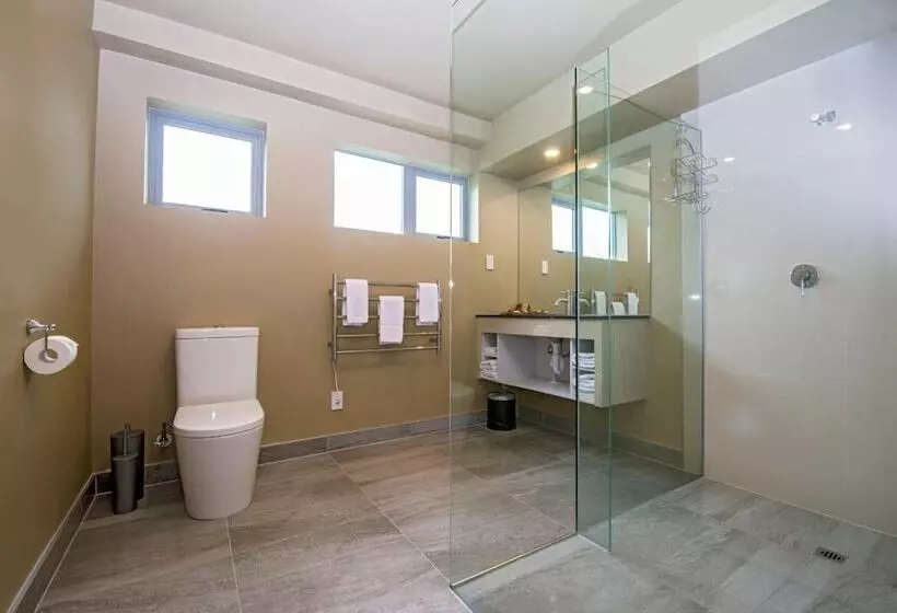 Ellerslie Palms Motel