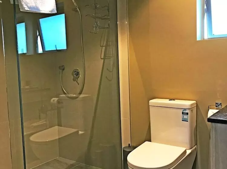 Ellerslie Palms Motel