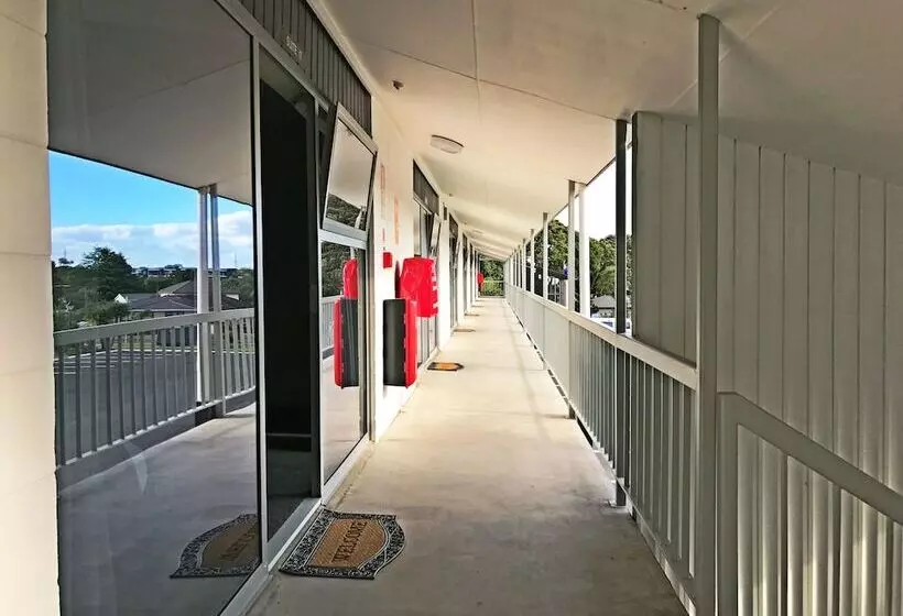 Ellerslie Palms Motel
