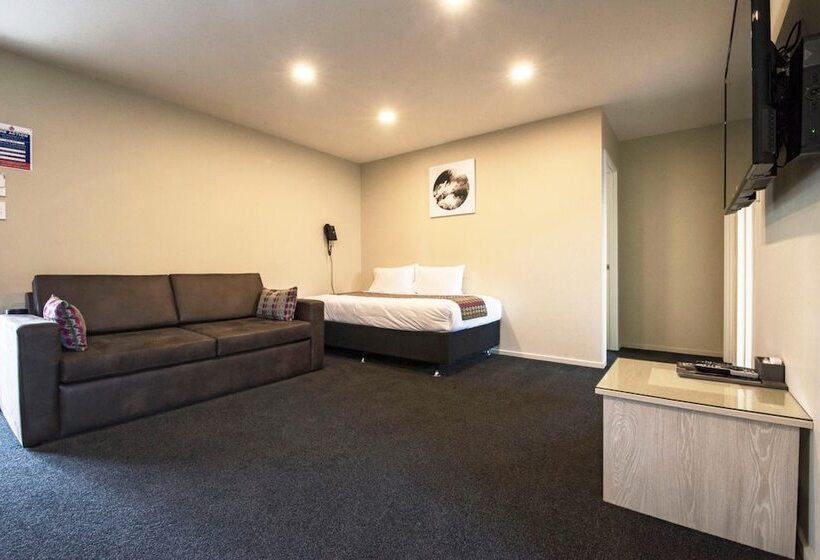 Ellerslie Palms Motel