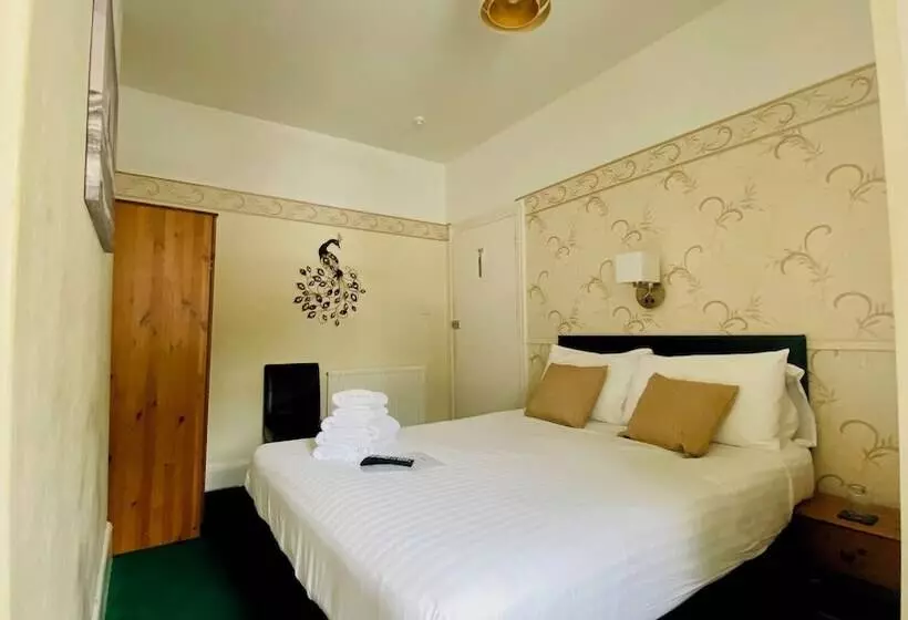 פנסיון Tusker Lodge