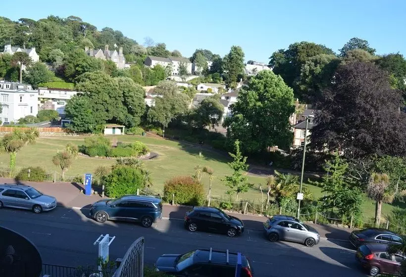 פנסיון Tusker Lodge