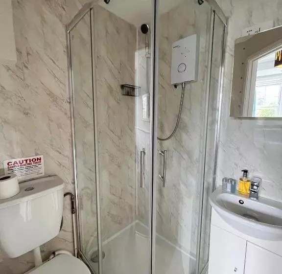 פנסיון Tusker Lodge