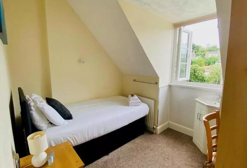 פנסיון Tusker Lodge