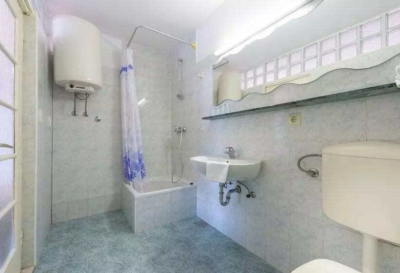 Пансион Villa Carmen Rooms & Apartments