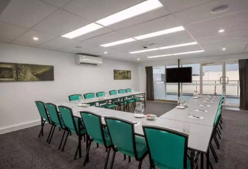 Quest Mackay On Gordon