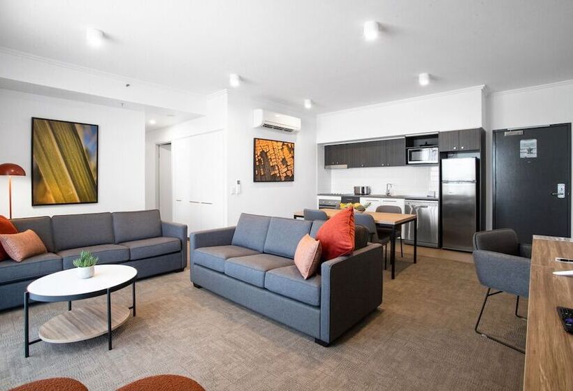 Quest Mackay On Gordon