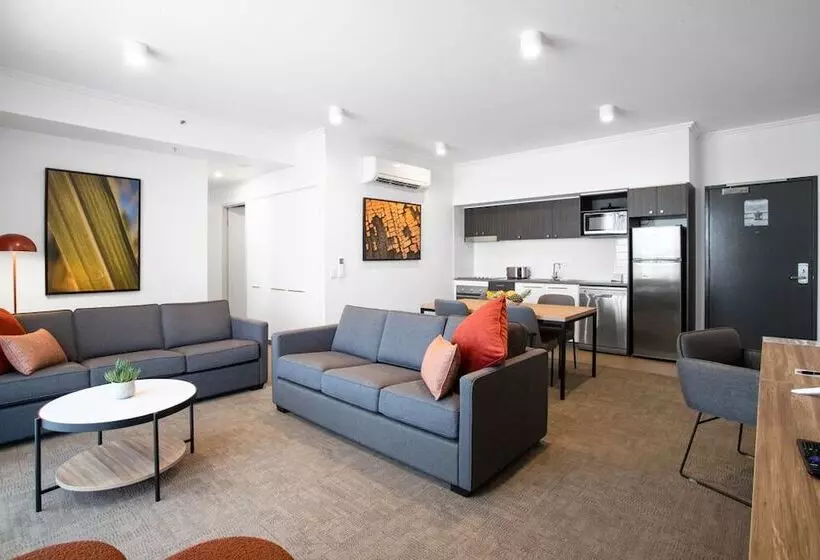 Quest Mackay On Gordon