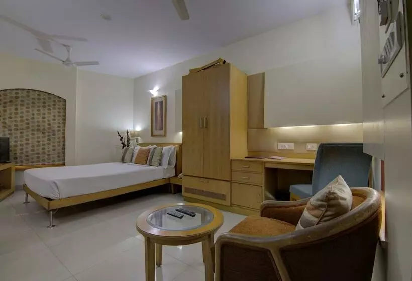 Tristar Service Apartments